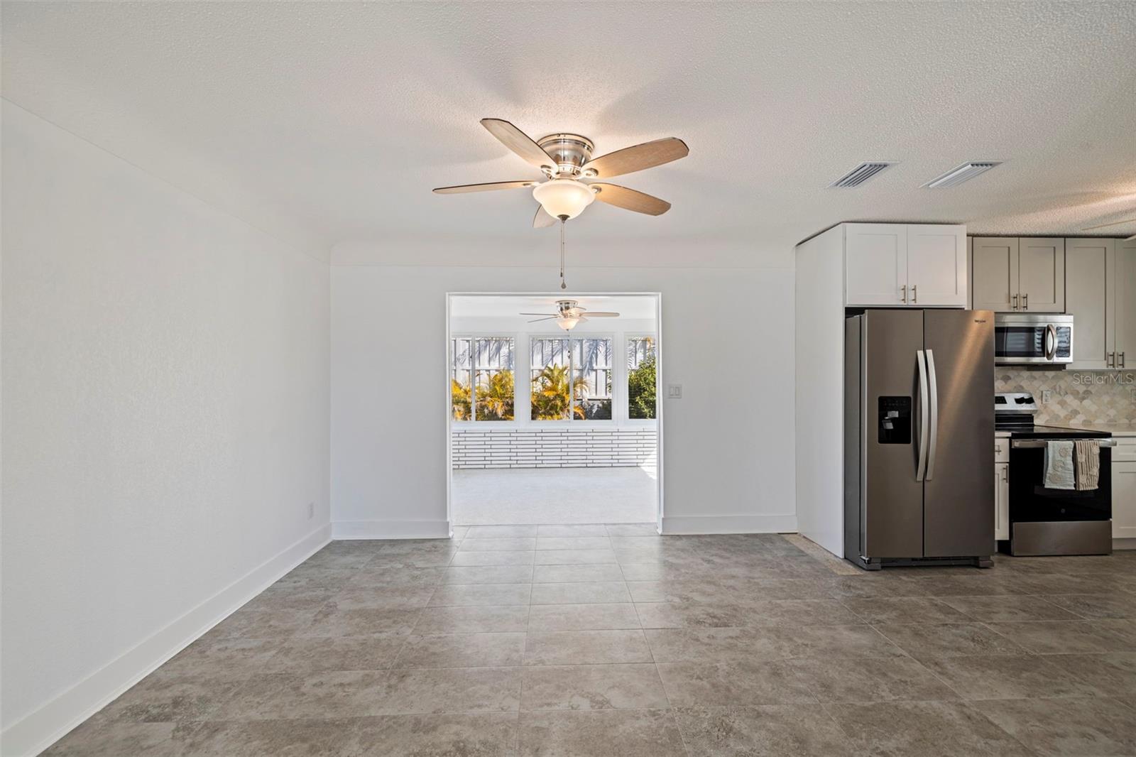 Image 7 of 37 For 176 175th Avenue E