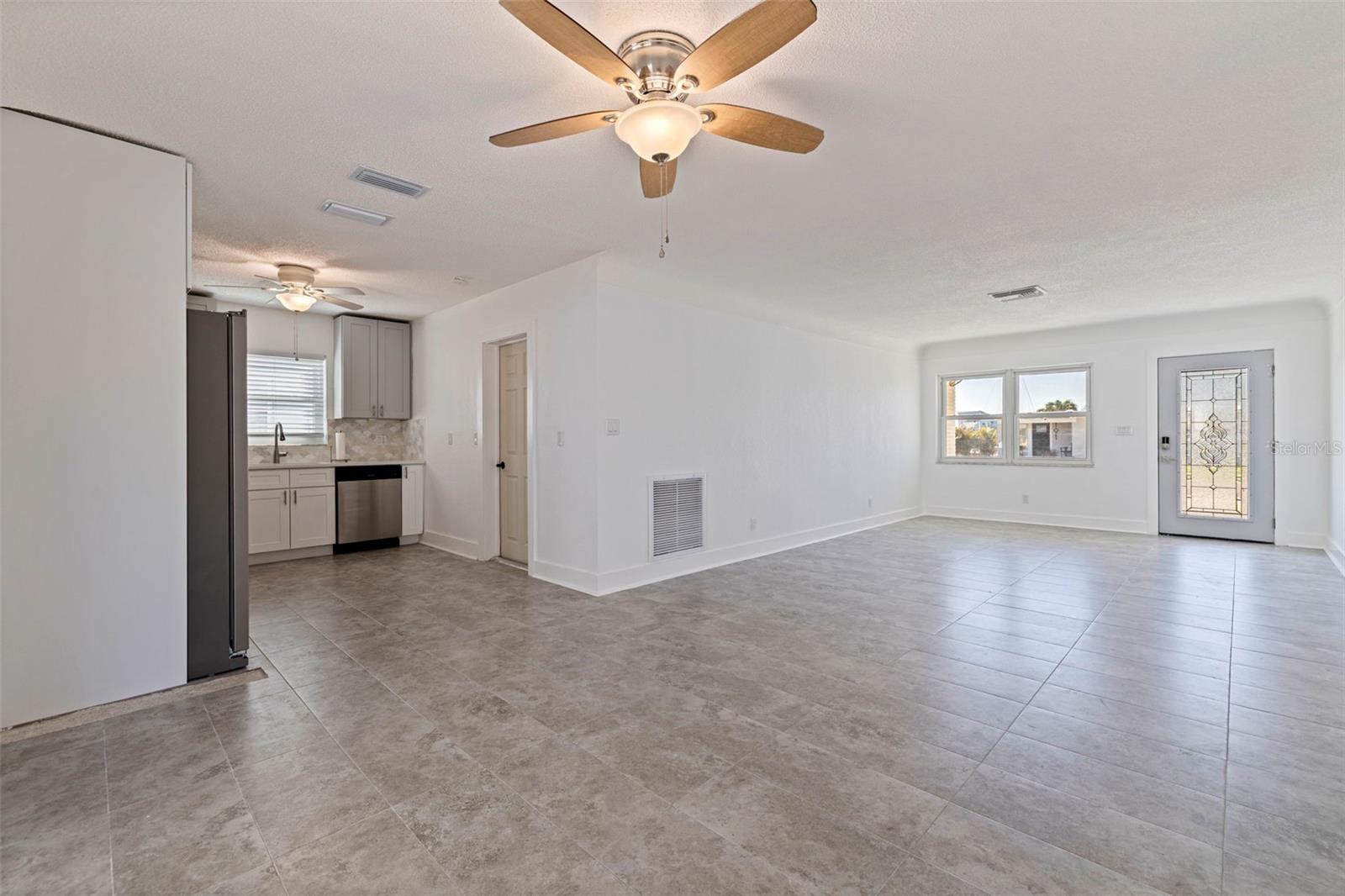 Image 9 of 37 For 176 175th Avenue E