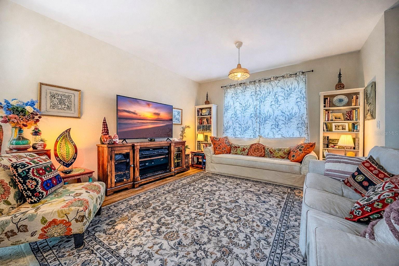 Image 11 of 93 For 1132 Martin Luther King Jr Ave