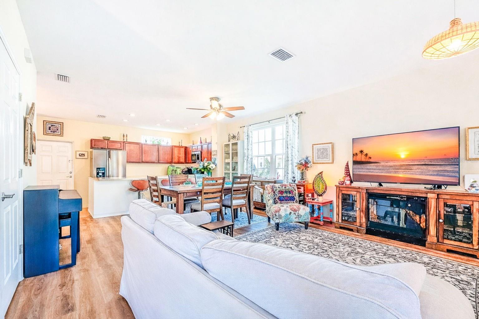 Image 4 of 93 For 1132 Martin Luther King Jr Ave