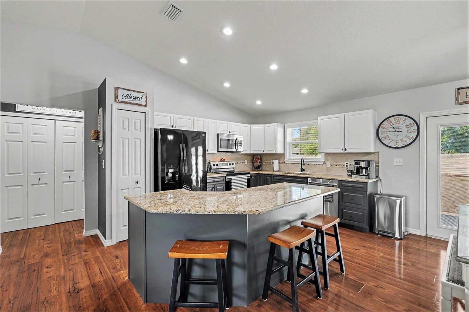 Image 12 of 31 For 2113 Clayton Avenue