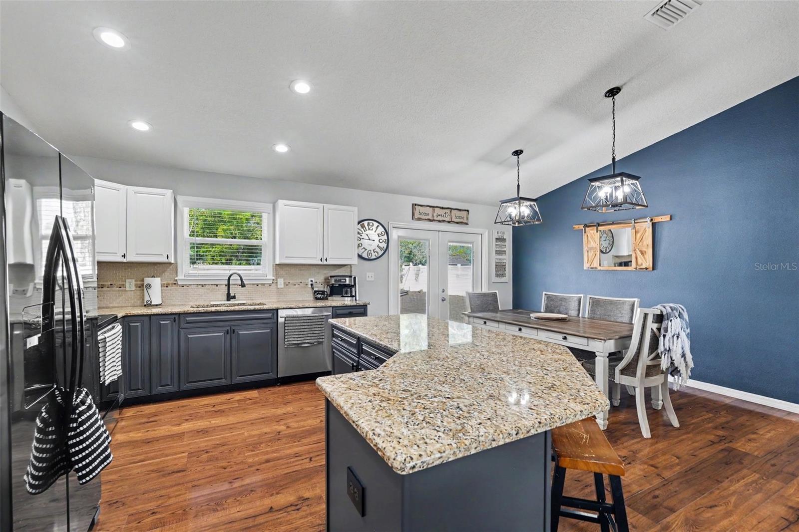 Image 14 of 31 For 2113 Clayton Avenue