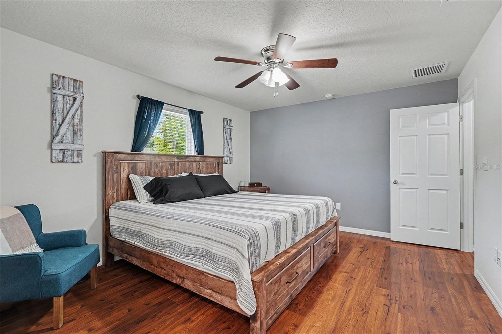 Image 18 of 31 For 2113 Clayton Avenue