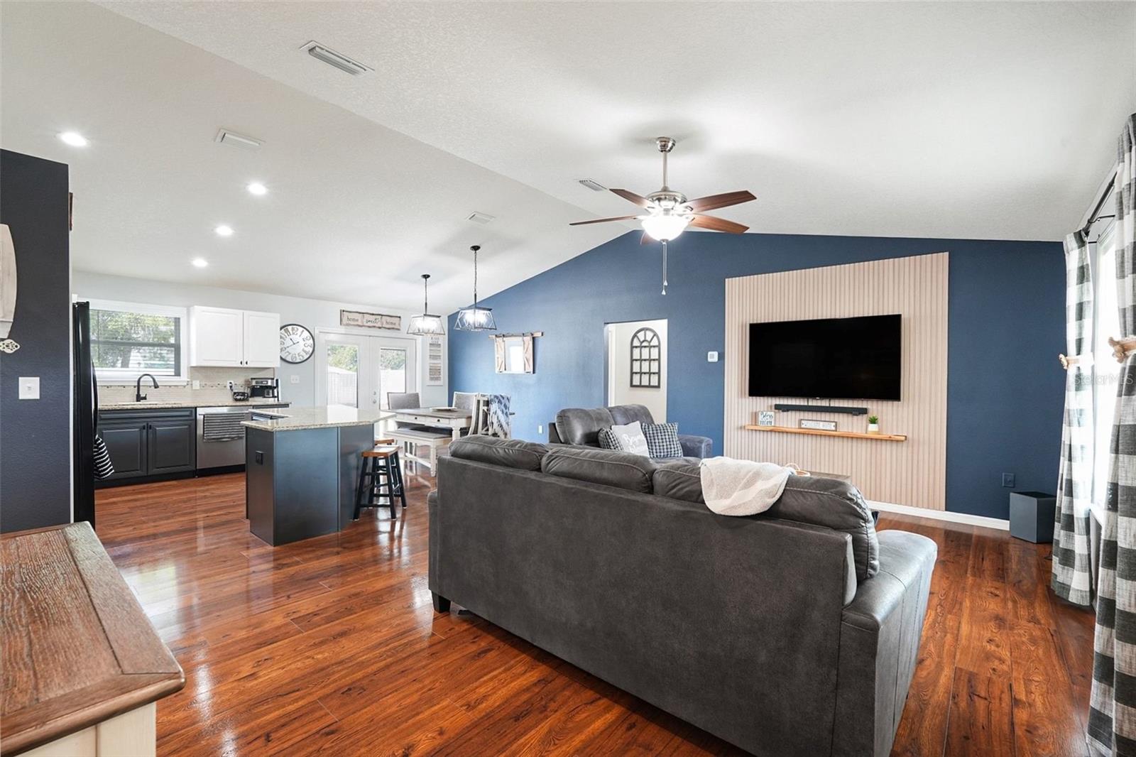 Image 7 of 31 For 2113 Clayton Avenue