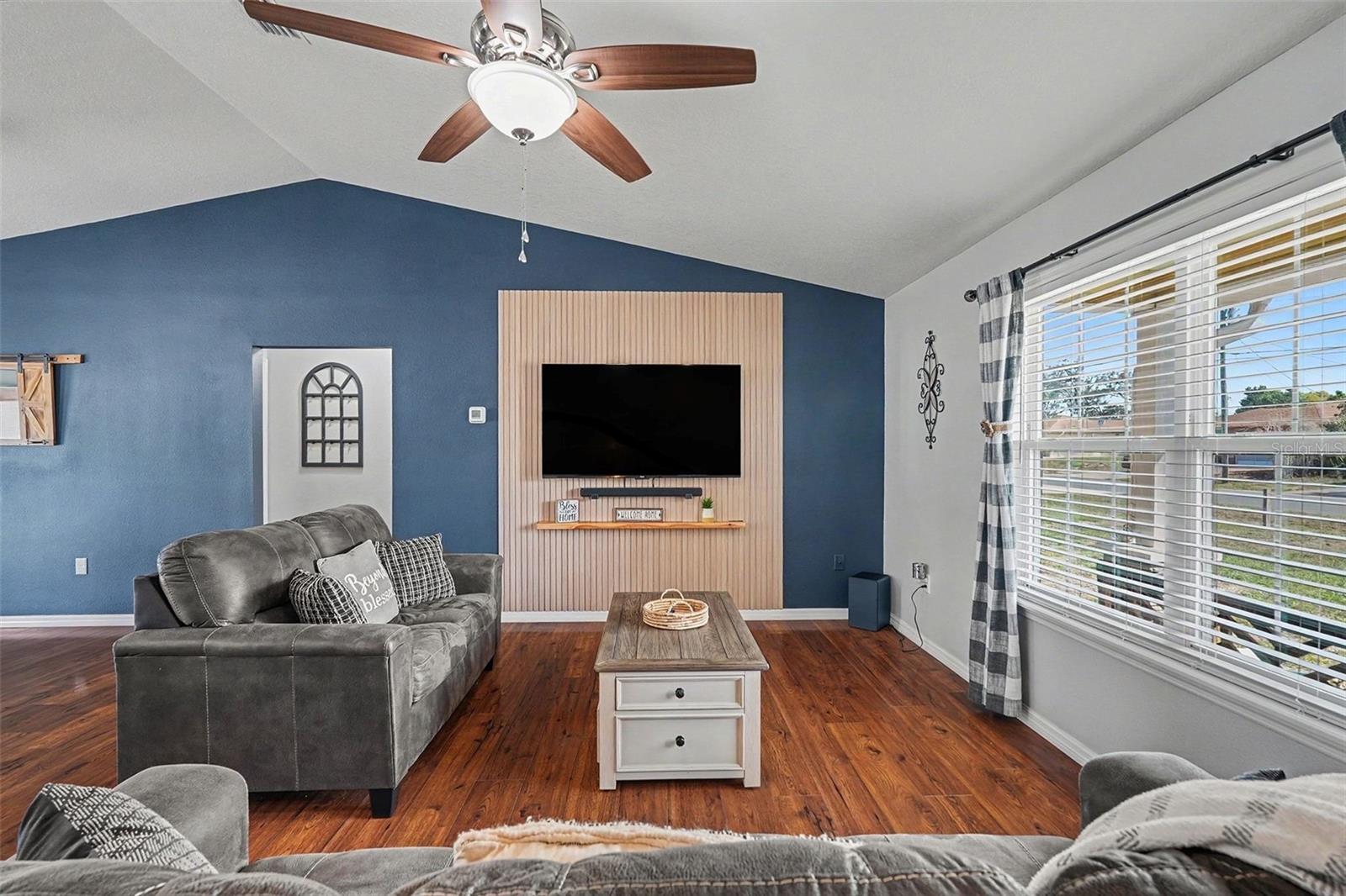 Image 9 of 31 For 2113 Clayton Avenue