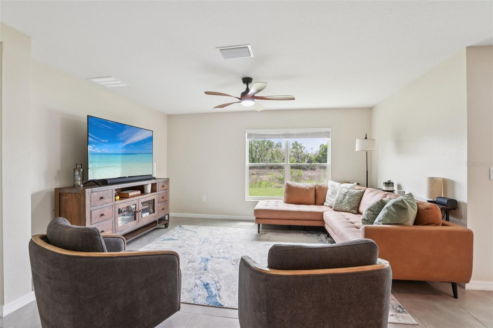 Image 5 of 52 For 1804 Tahitian Sunrise Drive