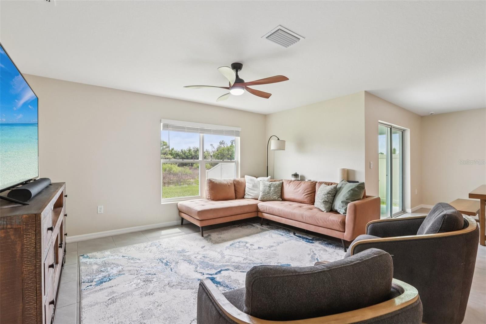 Image 6 of 52 For 1804 Tahitian Sunrise Drive