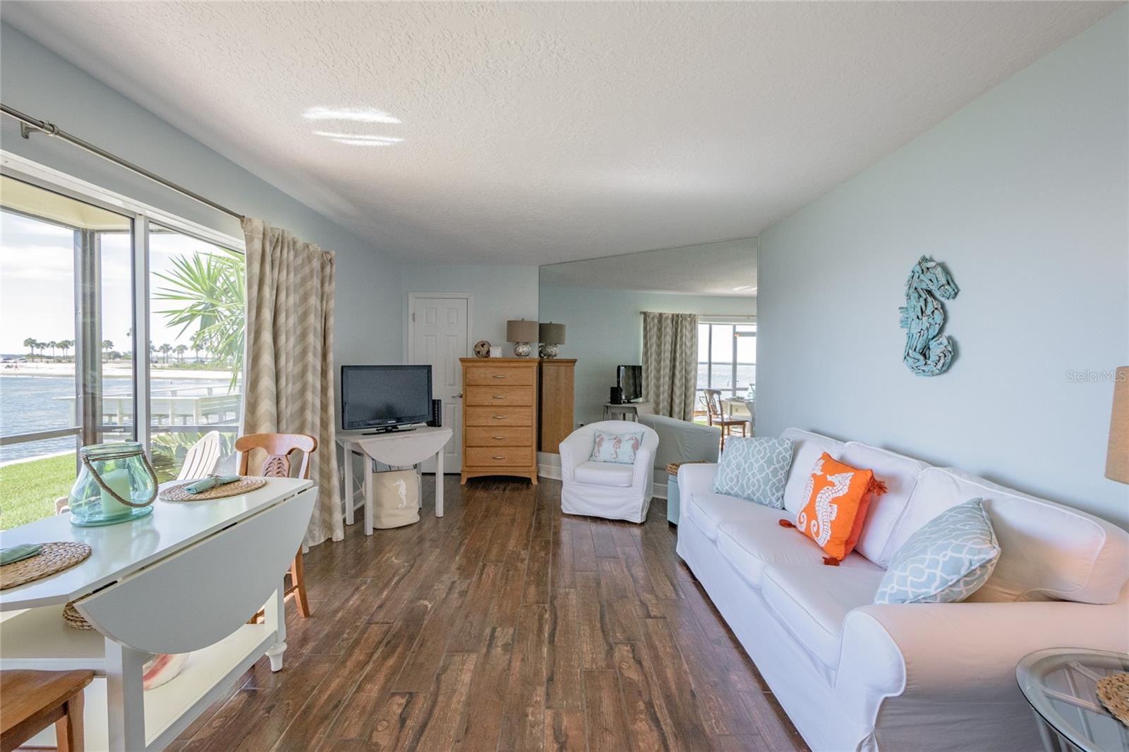 Image 13 of 26 For 2566 Gary Circle 3