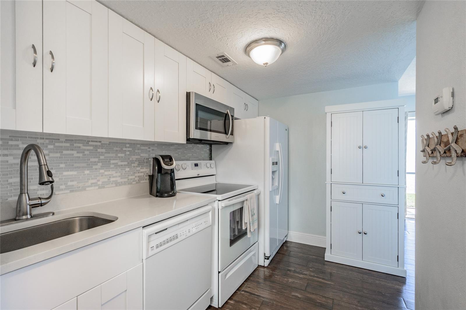 Image 9 of 26 For 2566 Gary Circle 3