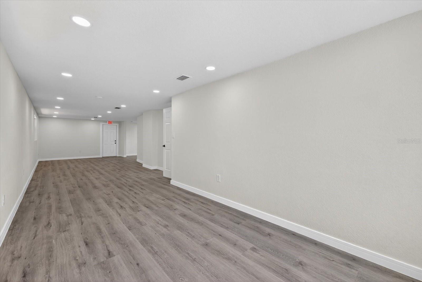 Image 17 of 44 For 6334 Congress Street