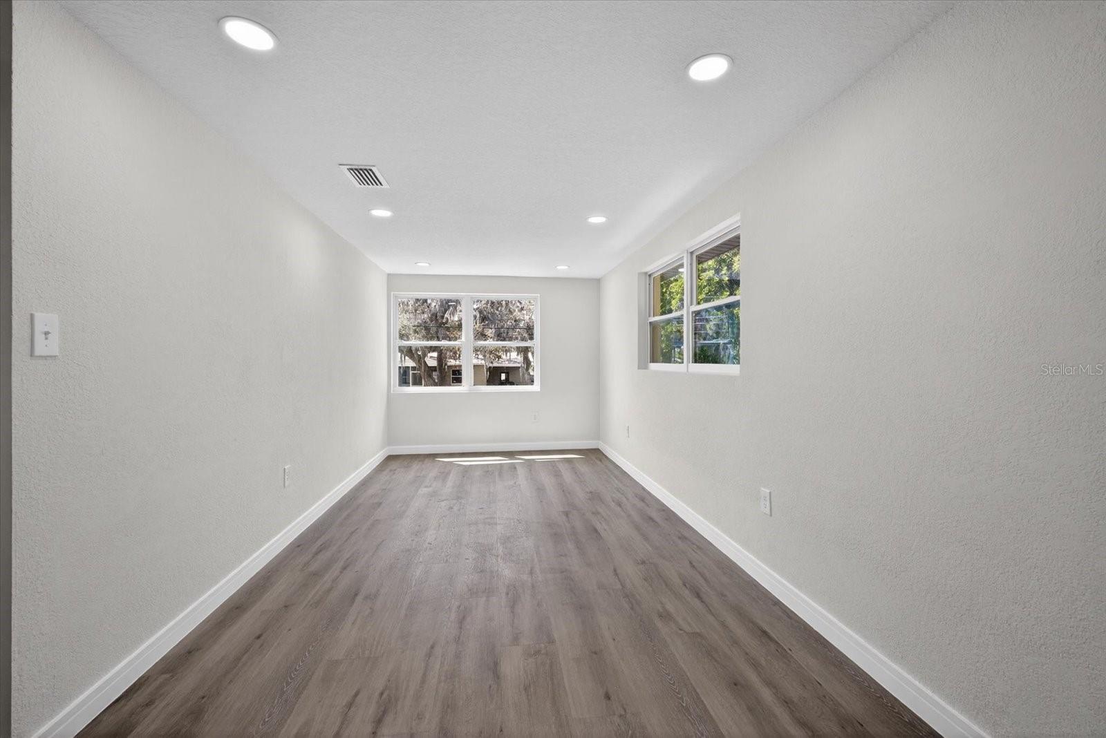 Image 18 of 44 For 6334 Congress Street