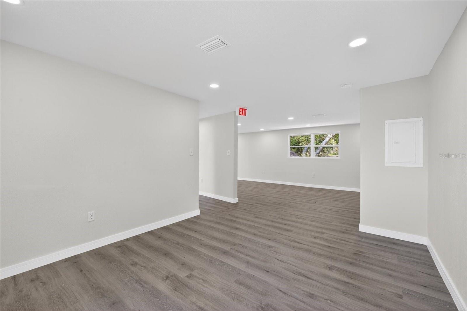 Image 21 of 44 For 6334 Congress Street