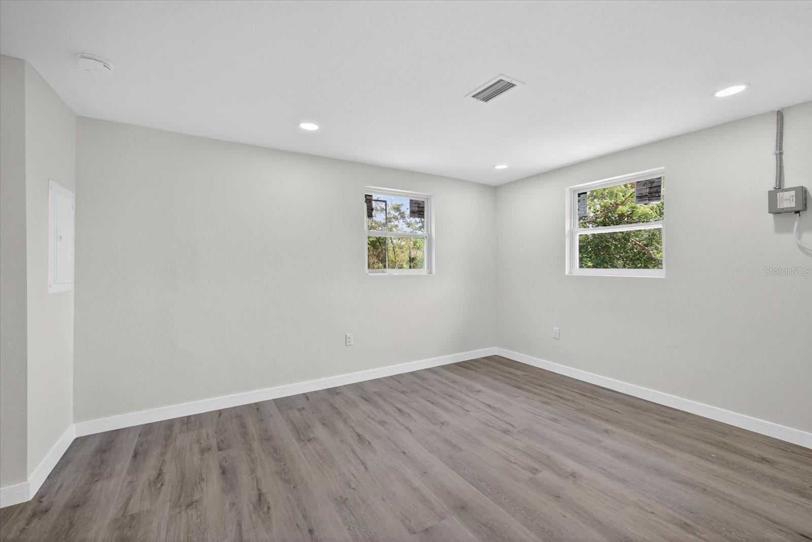 Image 23 of 44 For 6334 Congress Street