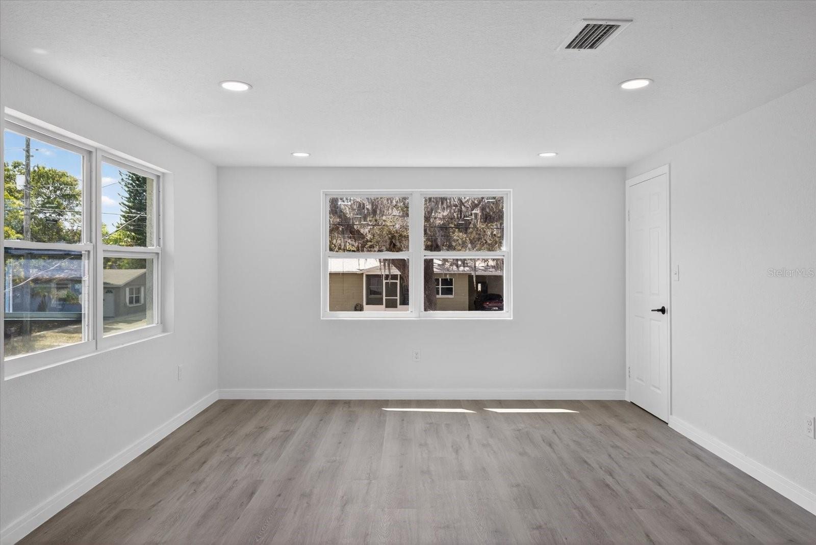 Image 25 of 44 For 6334 Congress Street