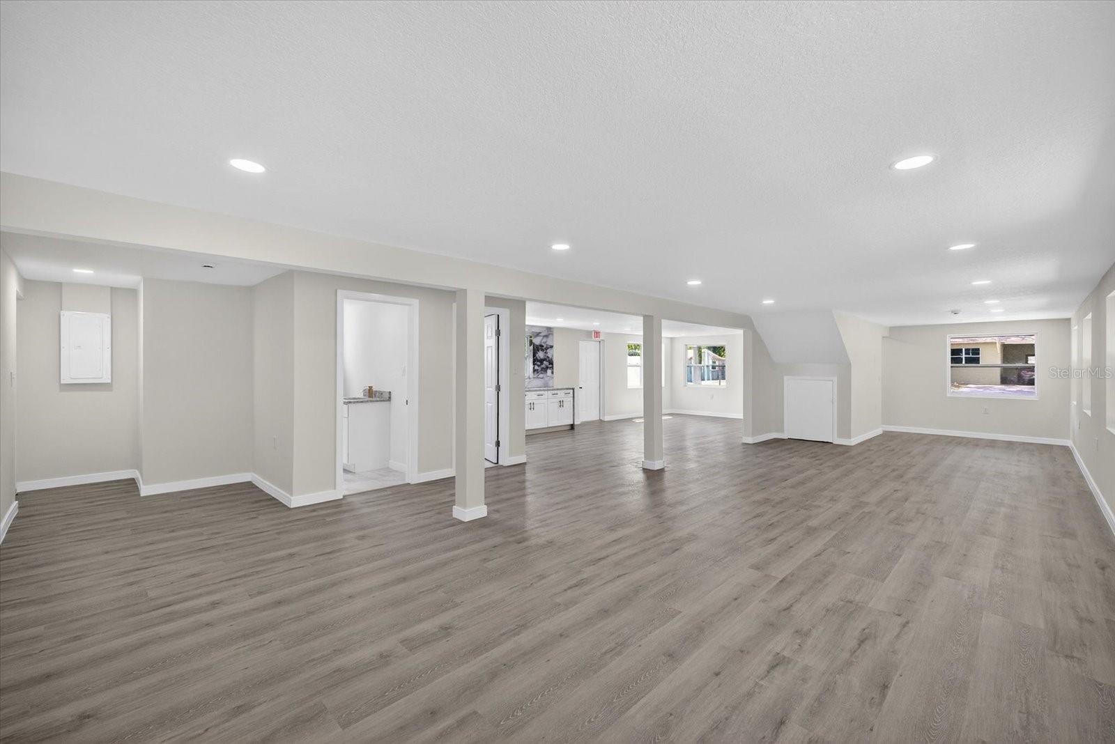 Image 26 of 44 For 6334 Congress Street