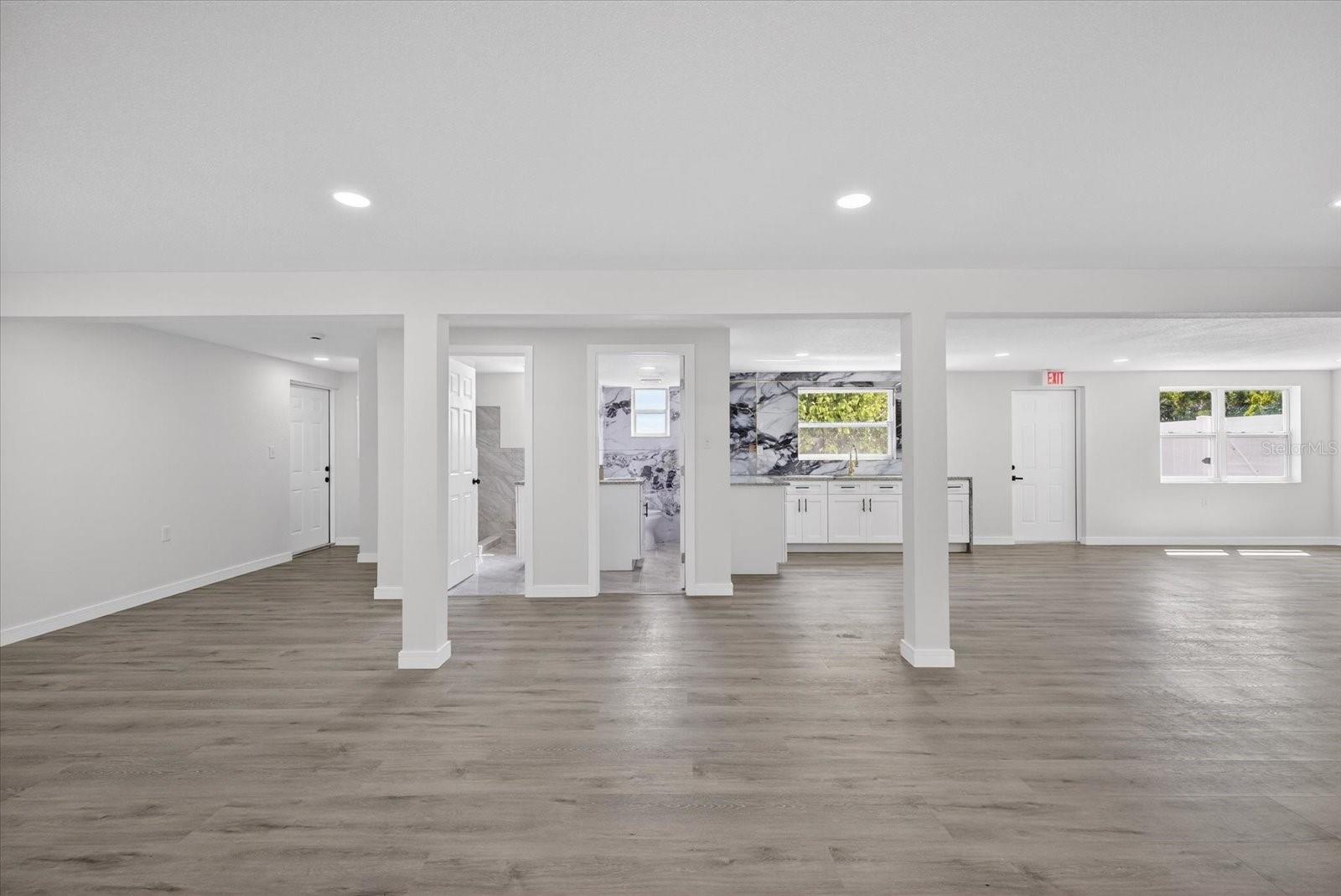 Image 30 of 44 For 6334 Congress Street