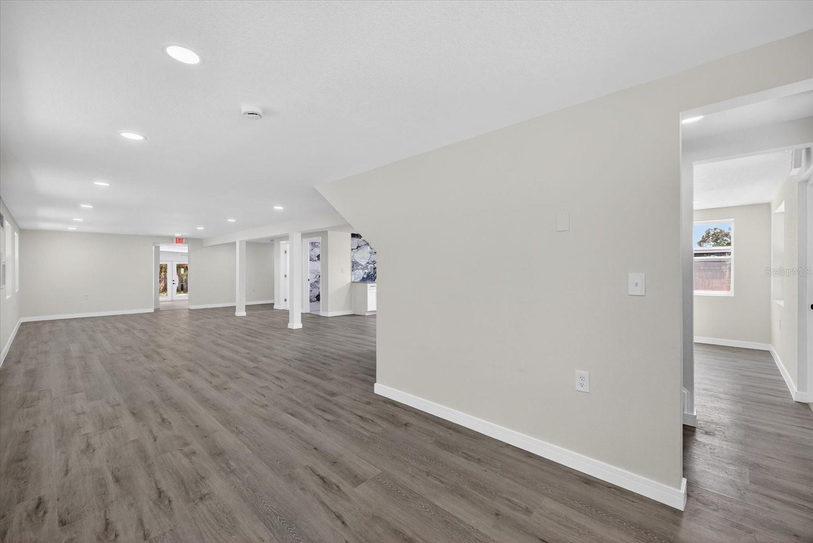 Image 31 of 44 For 6334 Congress Street