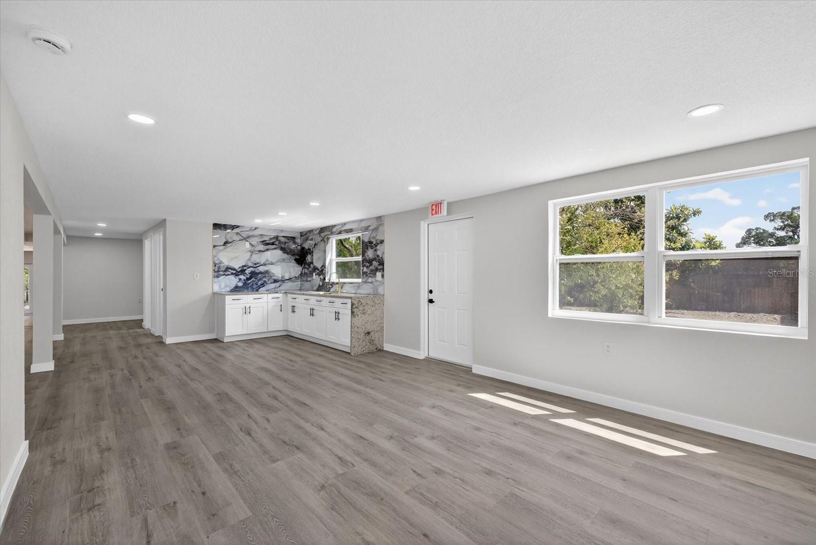 Image 5 of 44 For 6334 Congress Street