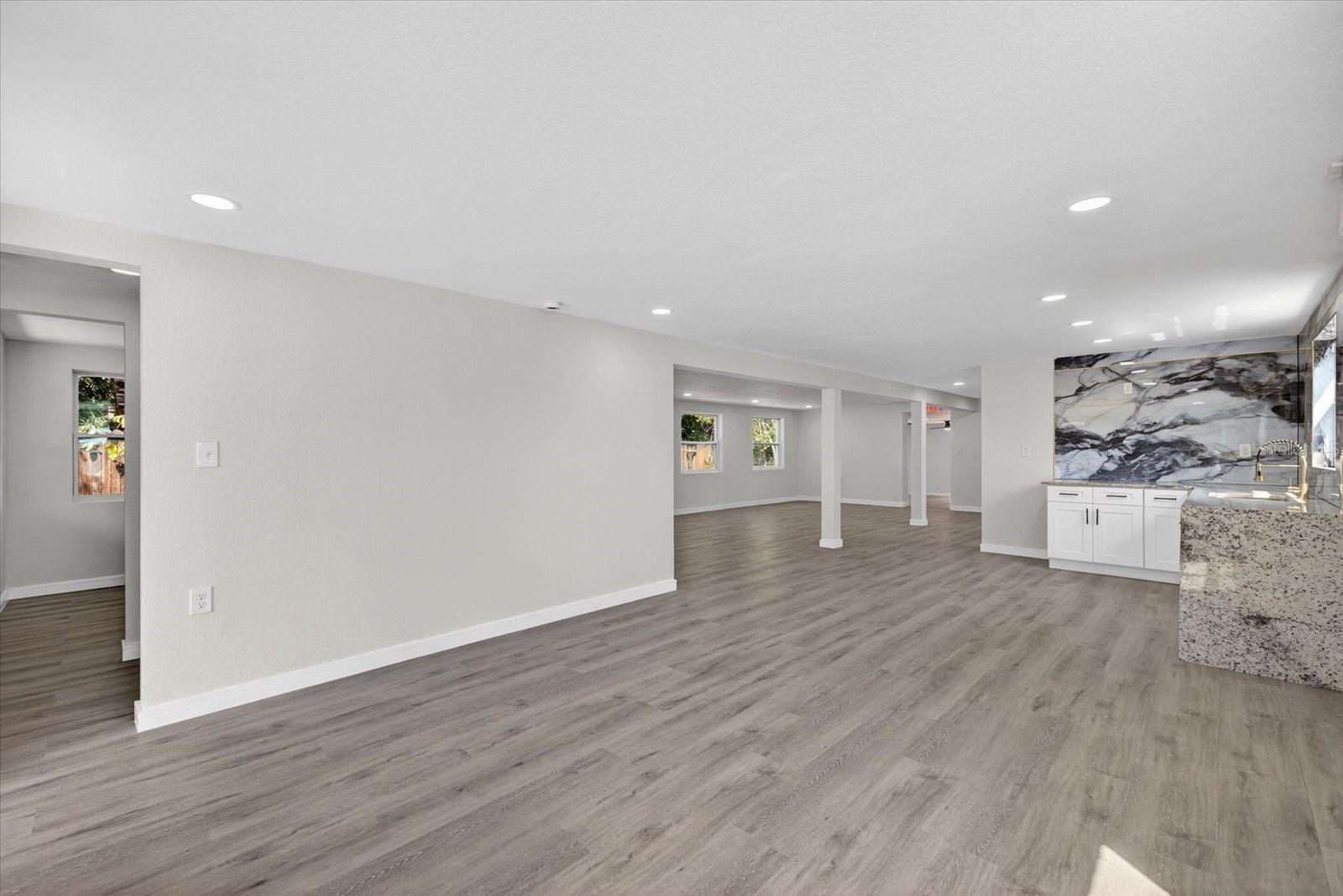 Image 6 of 44 For 6334 Congress Street