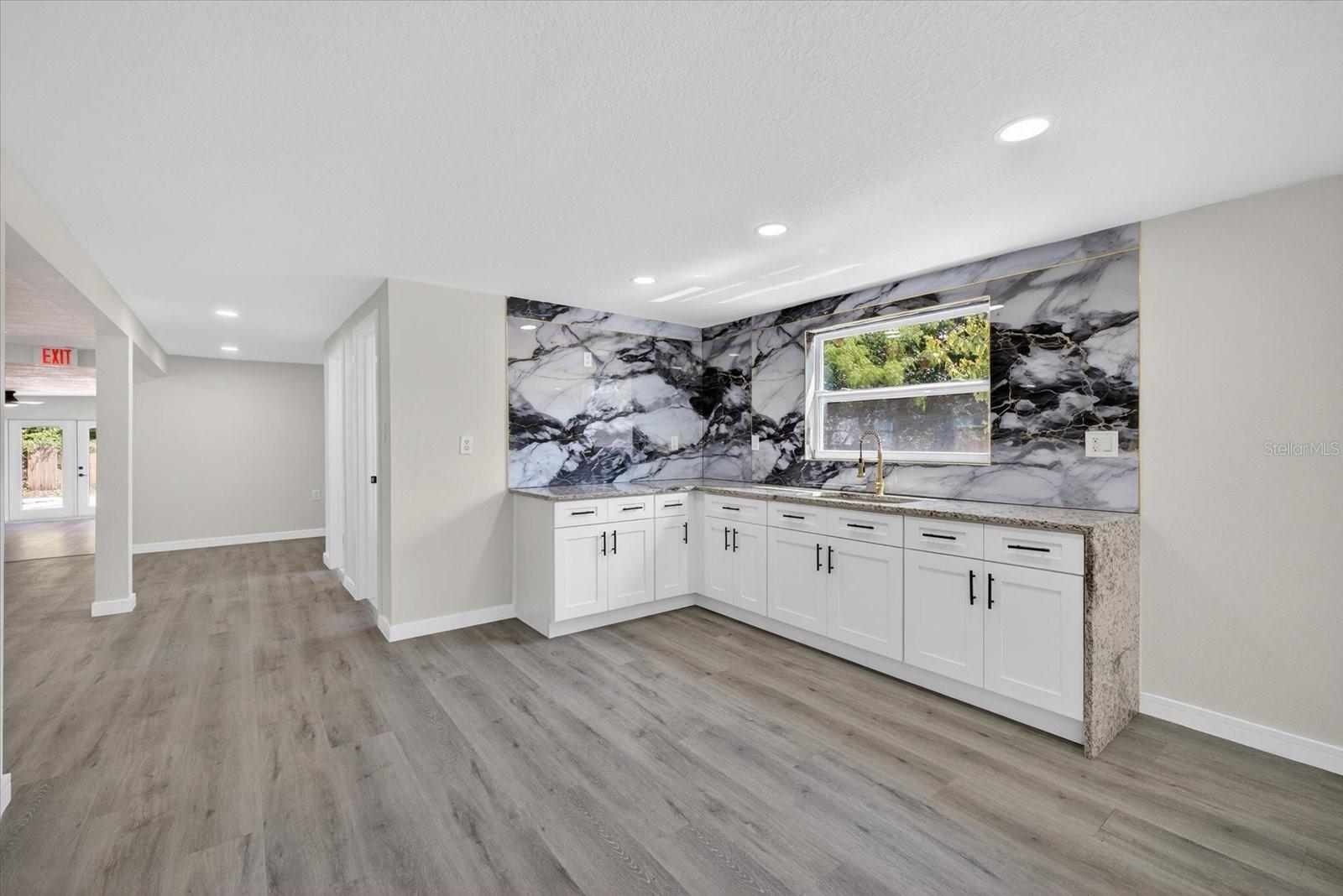 Image 7 of 44 For 6334 Congress Street