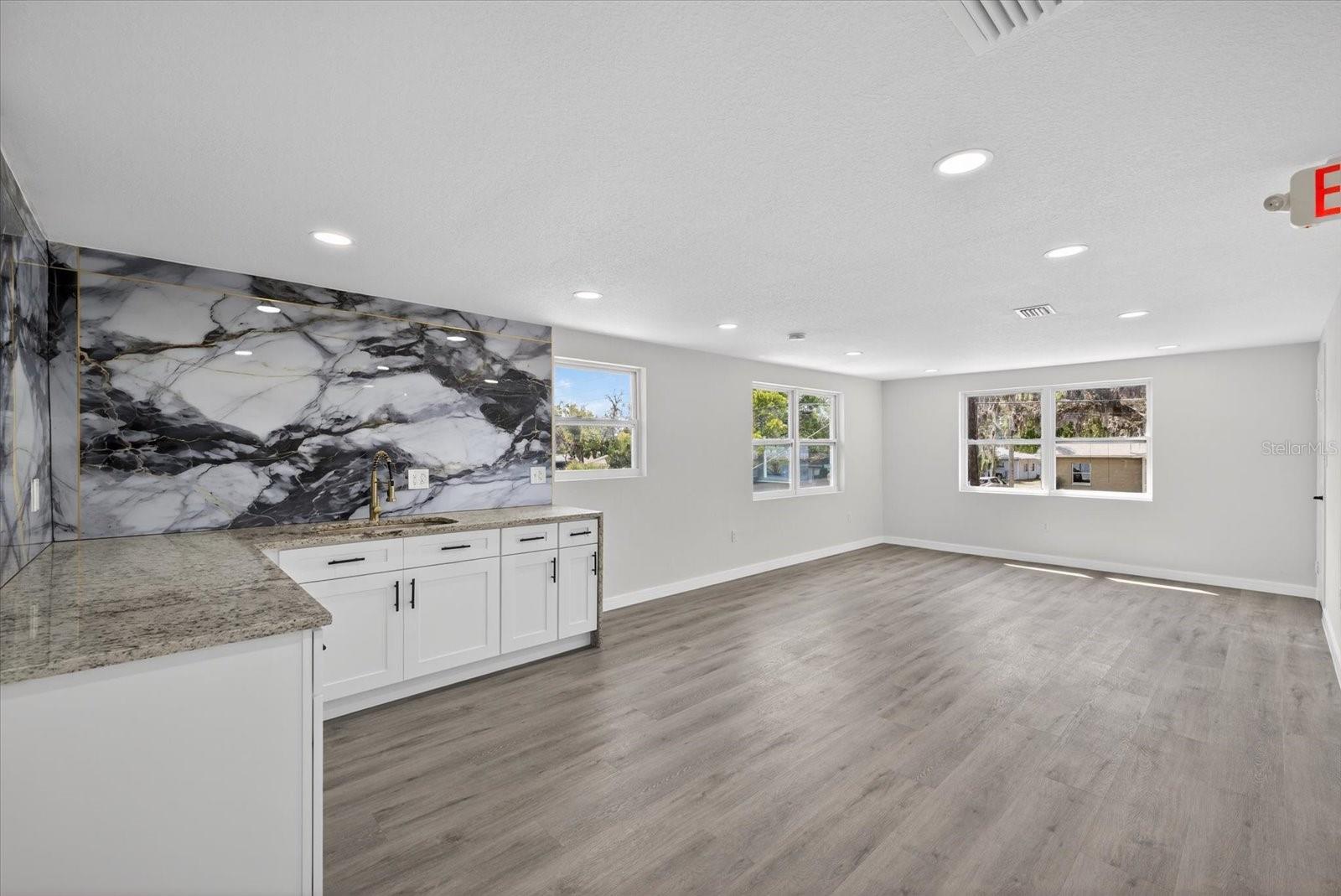 Image 8 of 44 For 6334 Congress Street