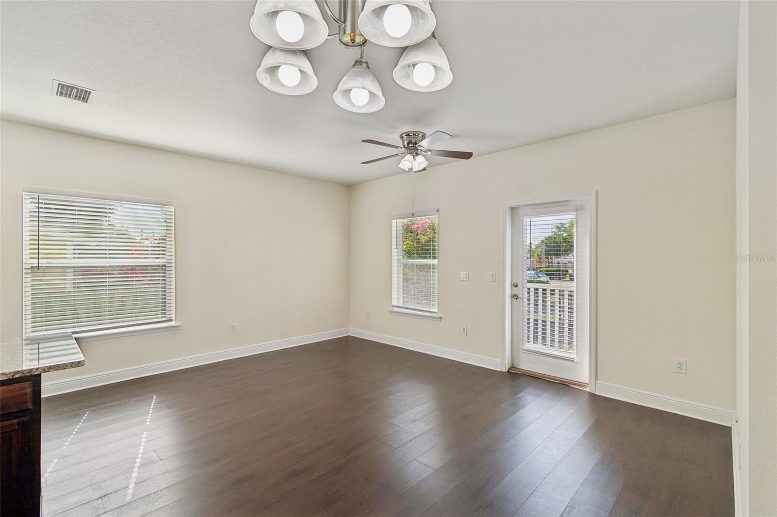 Image 13 of 27 For 2322 Chestnut Street