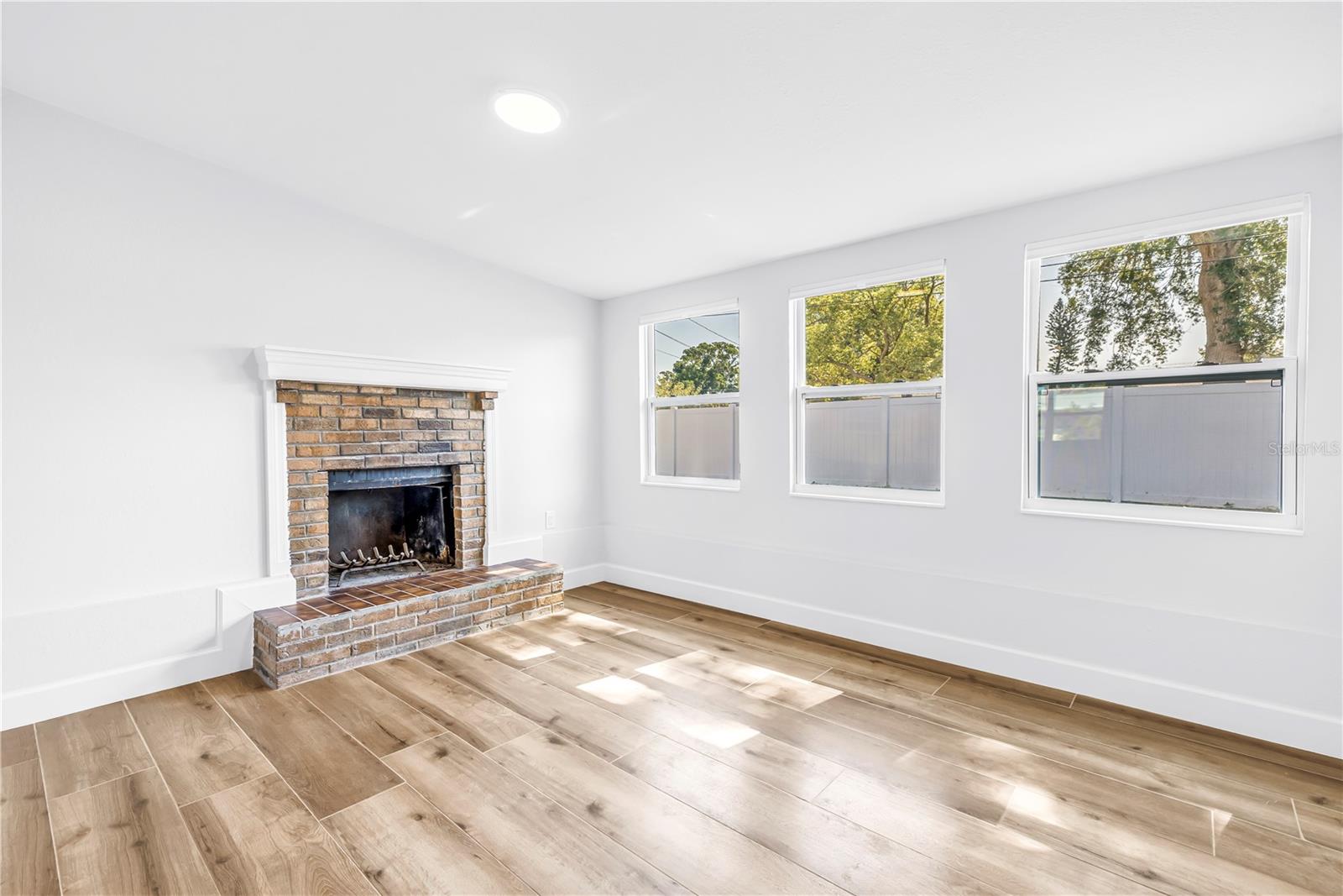 Image 15 of 33 For 7443 2nd Street N