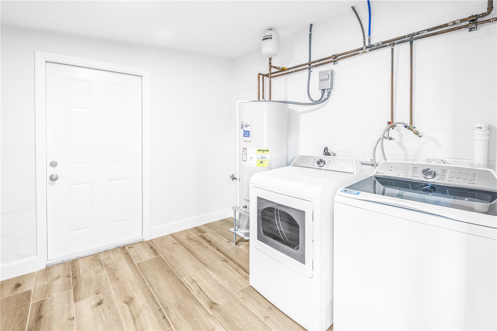 Image 18 of 33 For 7443 2nd Street N