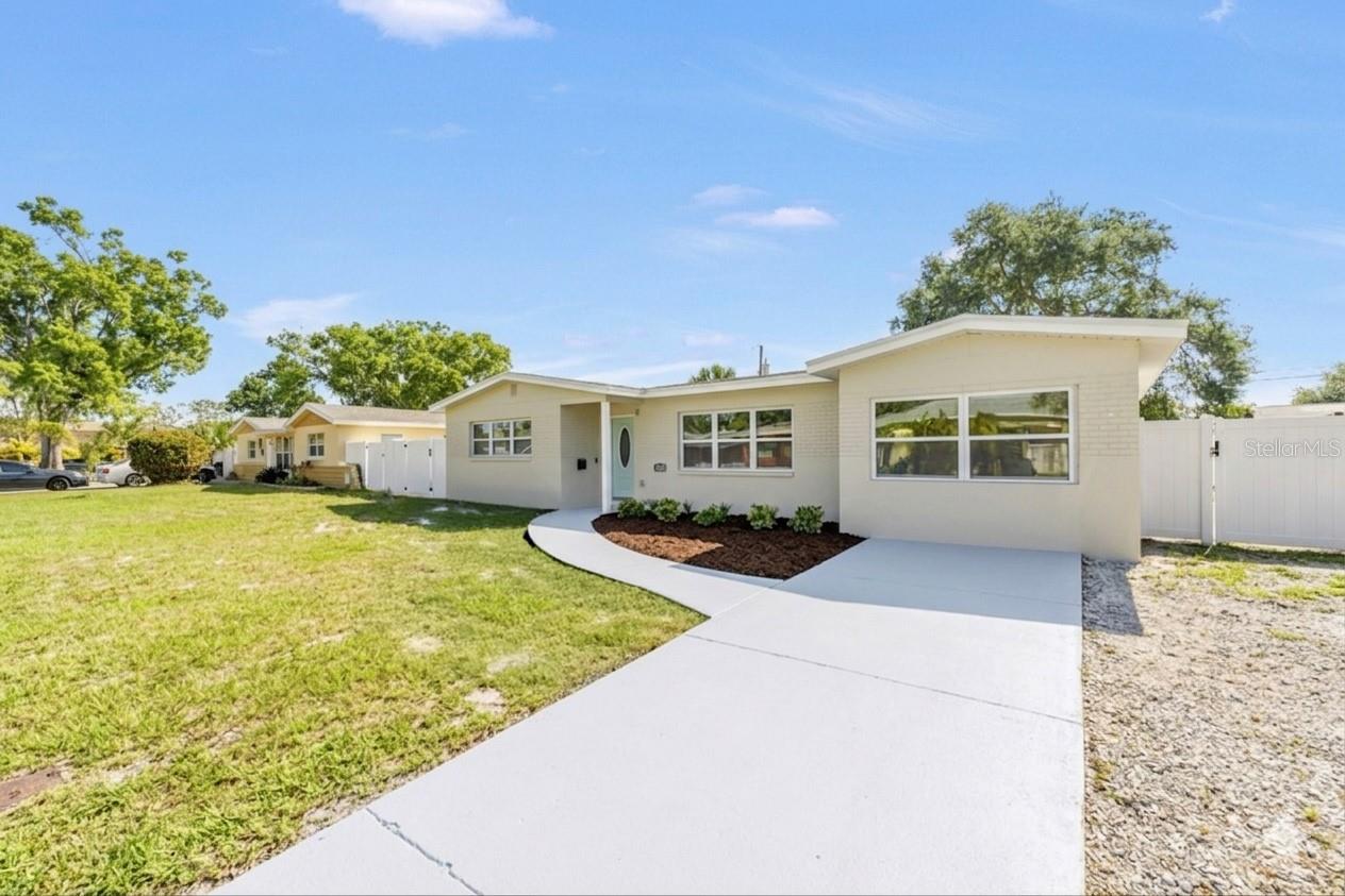 Image 2 of 33 For 7443 2nd Street N