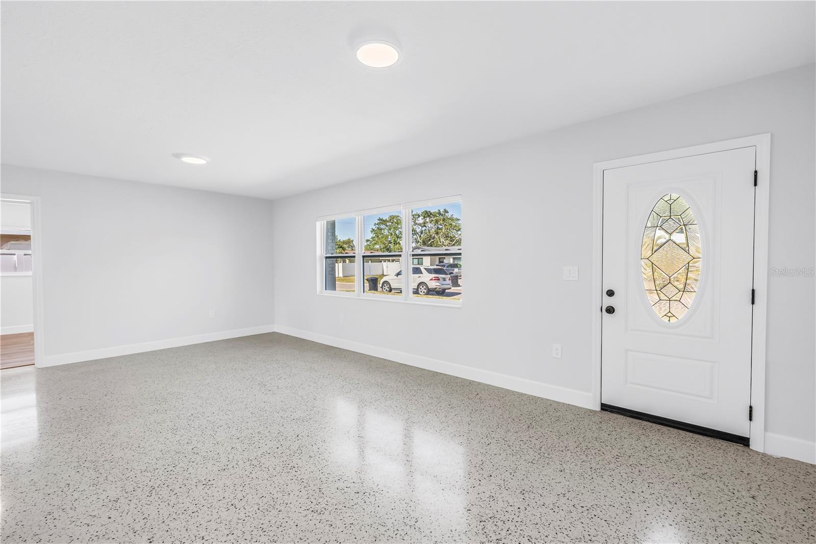 Image 5 of 33 For 7443 2nd Street N