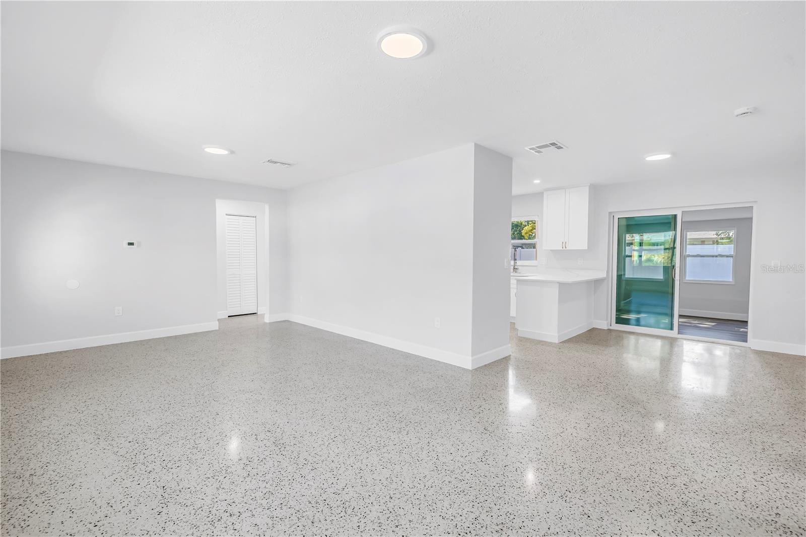 Image 6 of 33 For 7443 2nd Street N