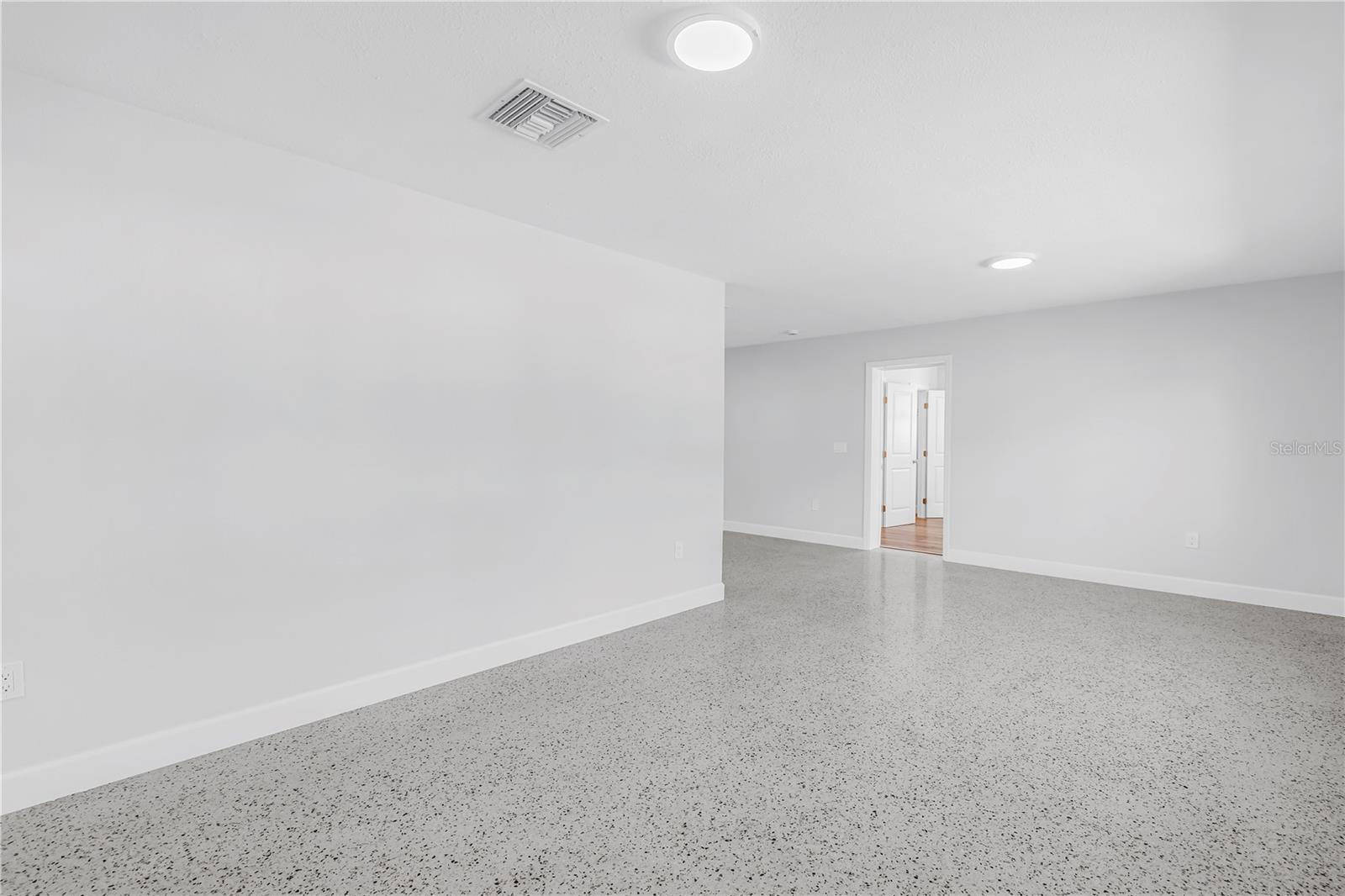 Image 7 of 33 For 7443 2nd Street N