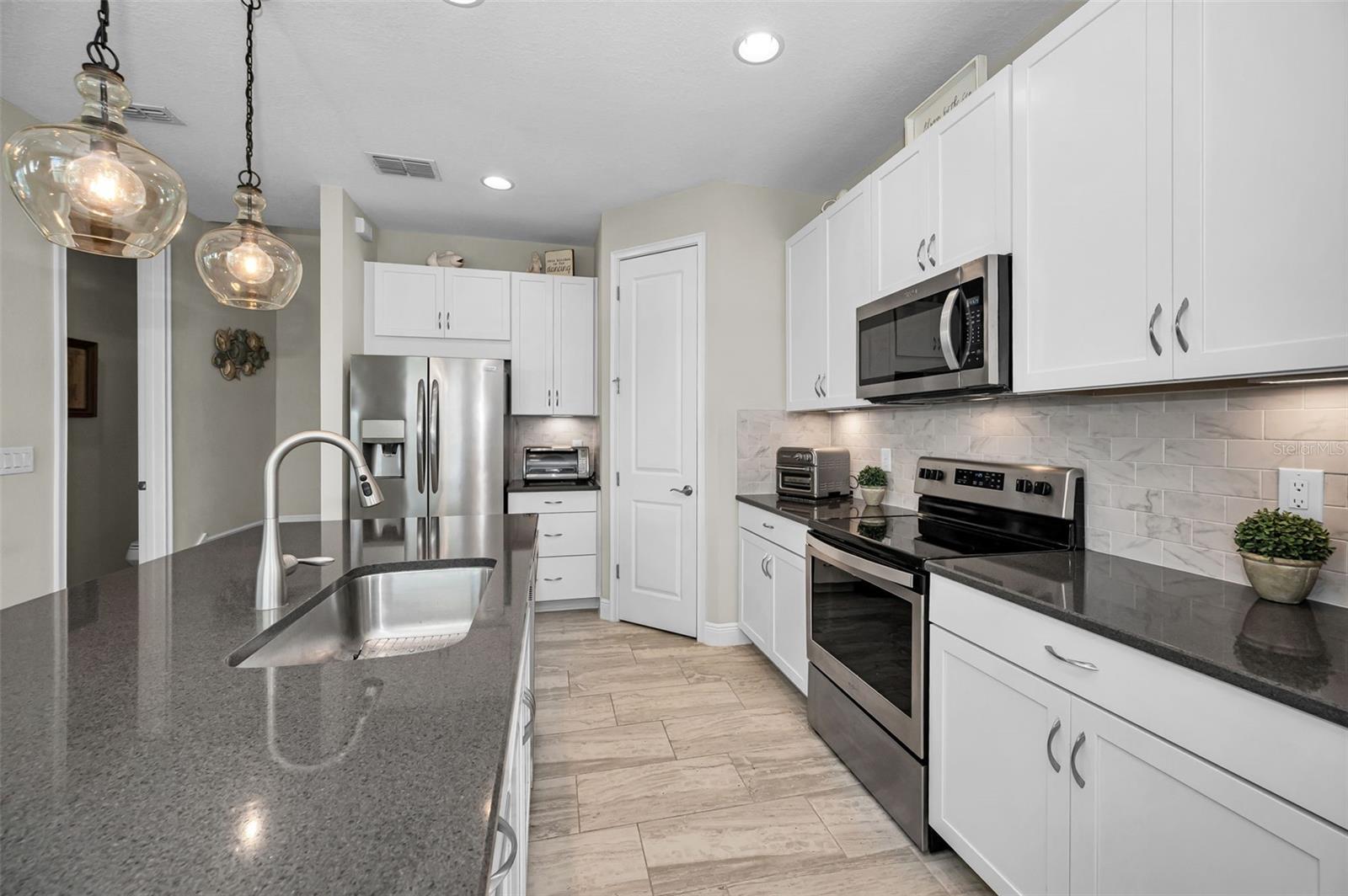 Image 24 of 98 For 1001 Starboard Court