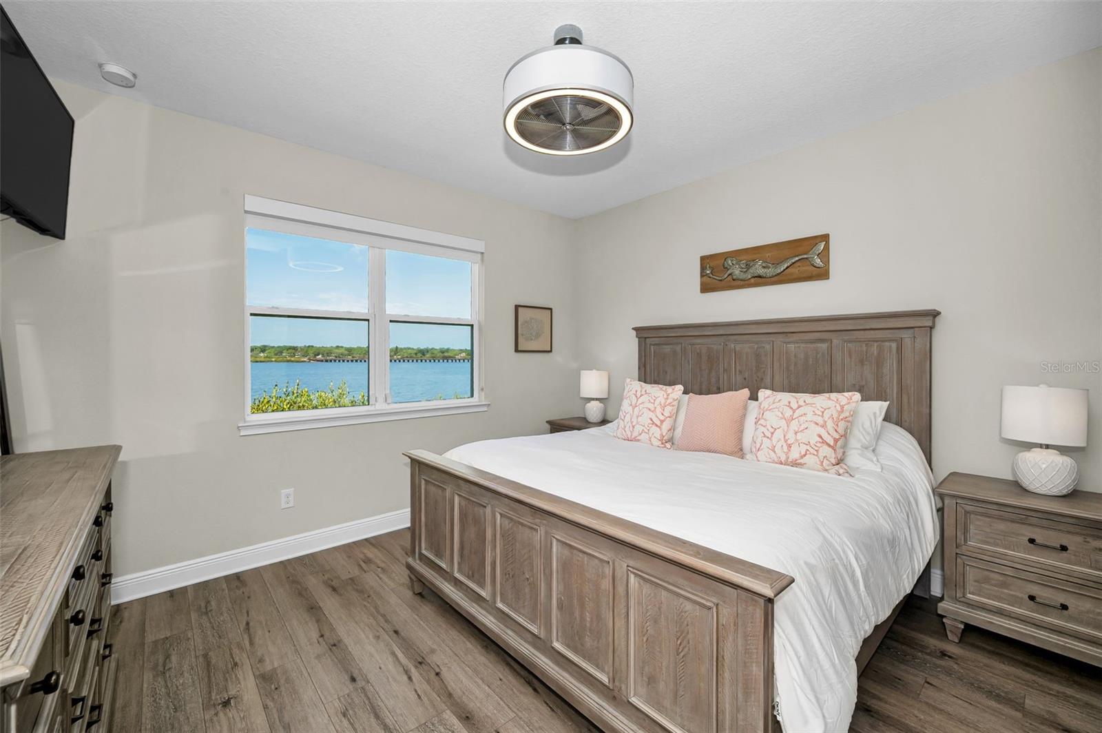 Image 31 of 98 For 1001 Starboard Court