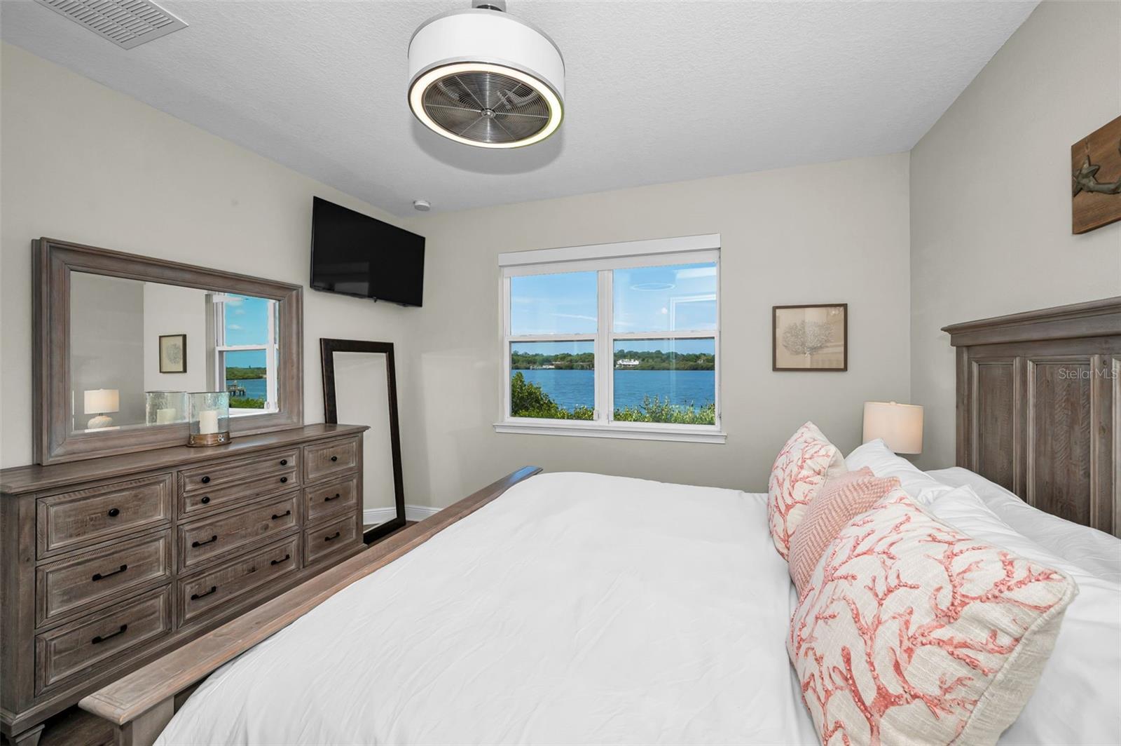 Image 32 of 98 For 1001 Starboard Court