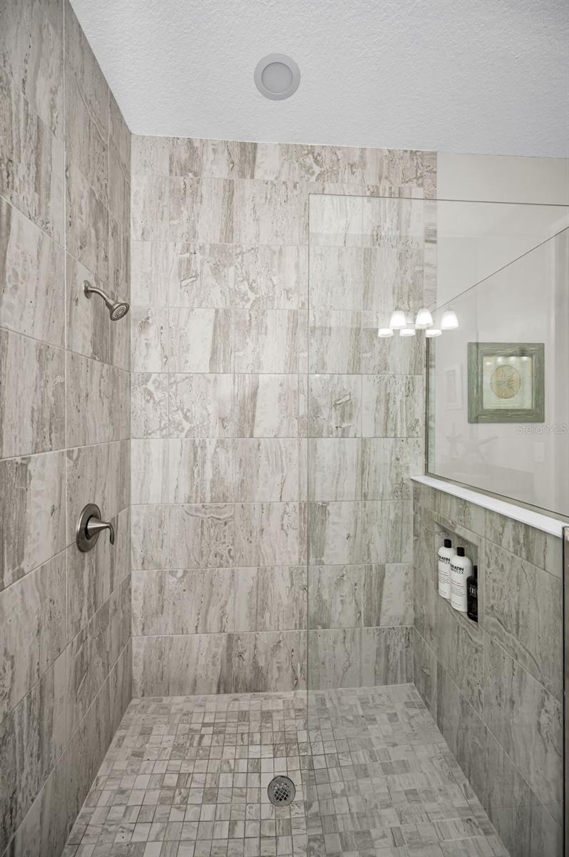 Image 36 of 98 For 1001 Starboard Court