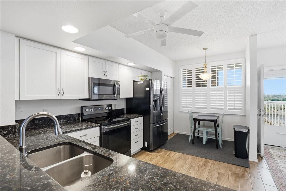 Image 3 of 18 For 6425 Shoreline Drive 10503