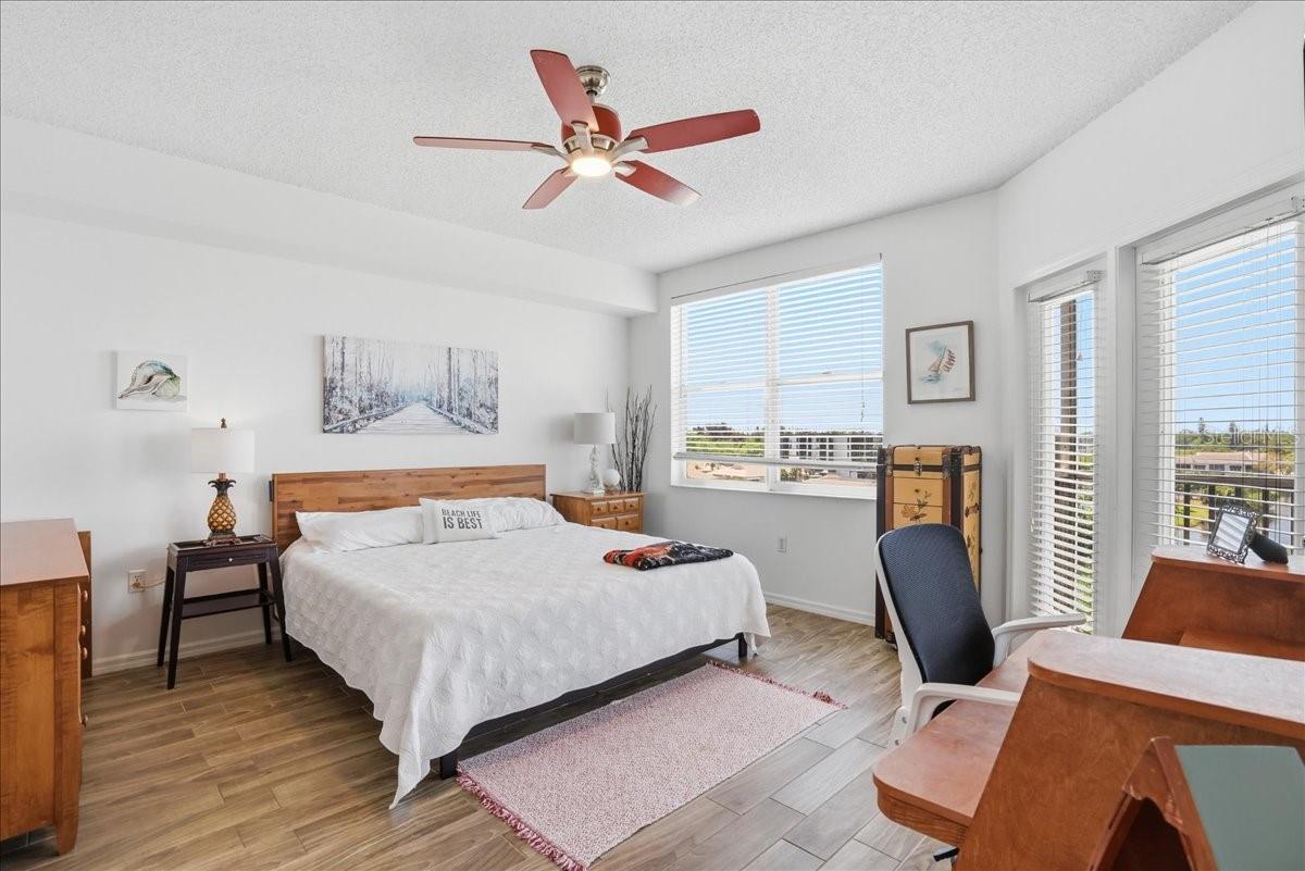 Image 6 of 18 For 6425 Shoreline Drive 10503