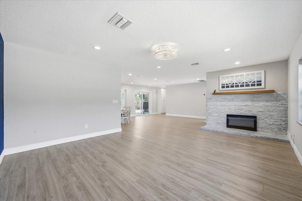 Image 11 of 71 For 1023 Idlewild Drive N