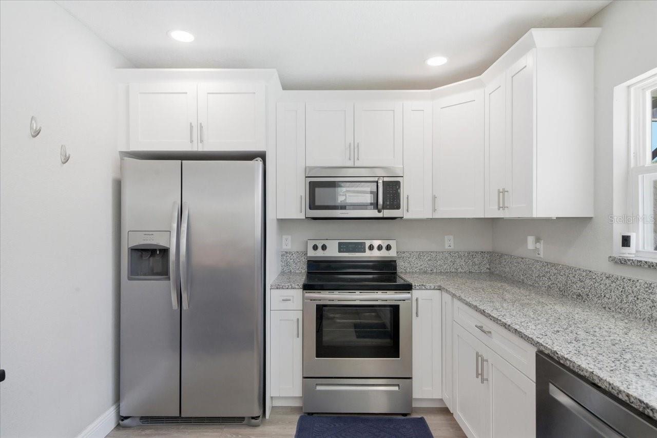 Image 20 of 71 For 1023 Idlewild Drive N