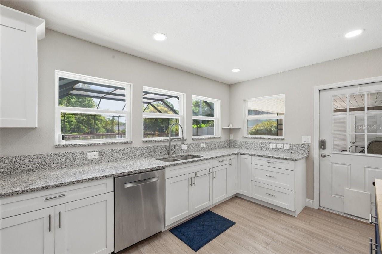 Image 21 of 71 For 1023 Idlewild Drive N