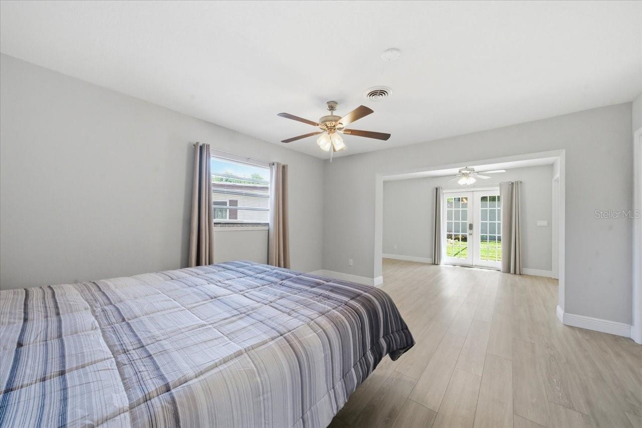 Image 25 of 71 For 1023 Idlewild Drive N