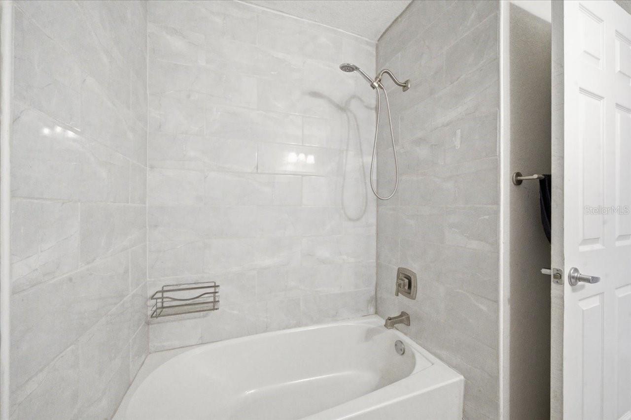 Image 35 of 71 For 1023 Idlewild Drive N