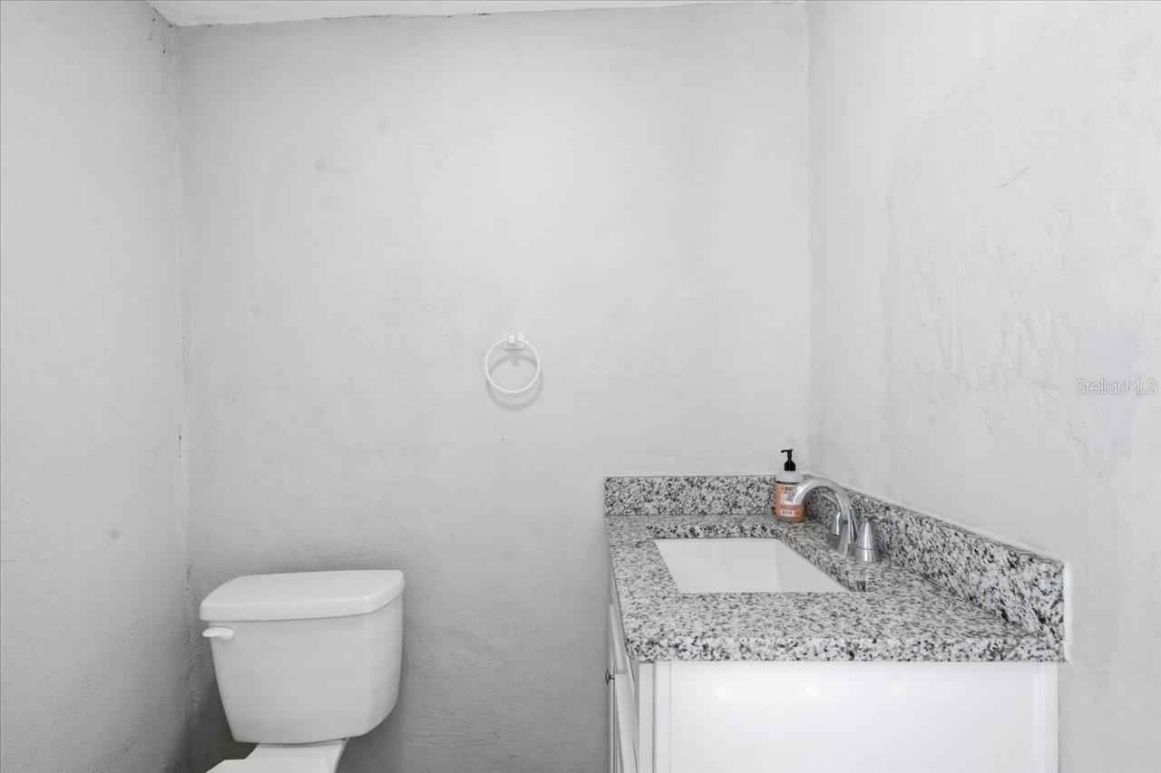 Image 38 of 71 For 1023 Idlewild Drive N