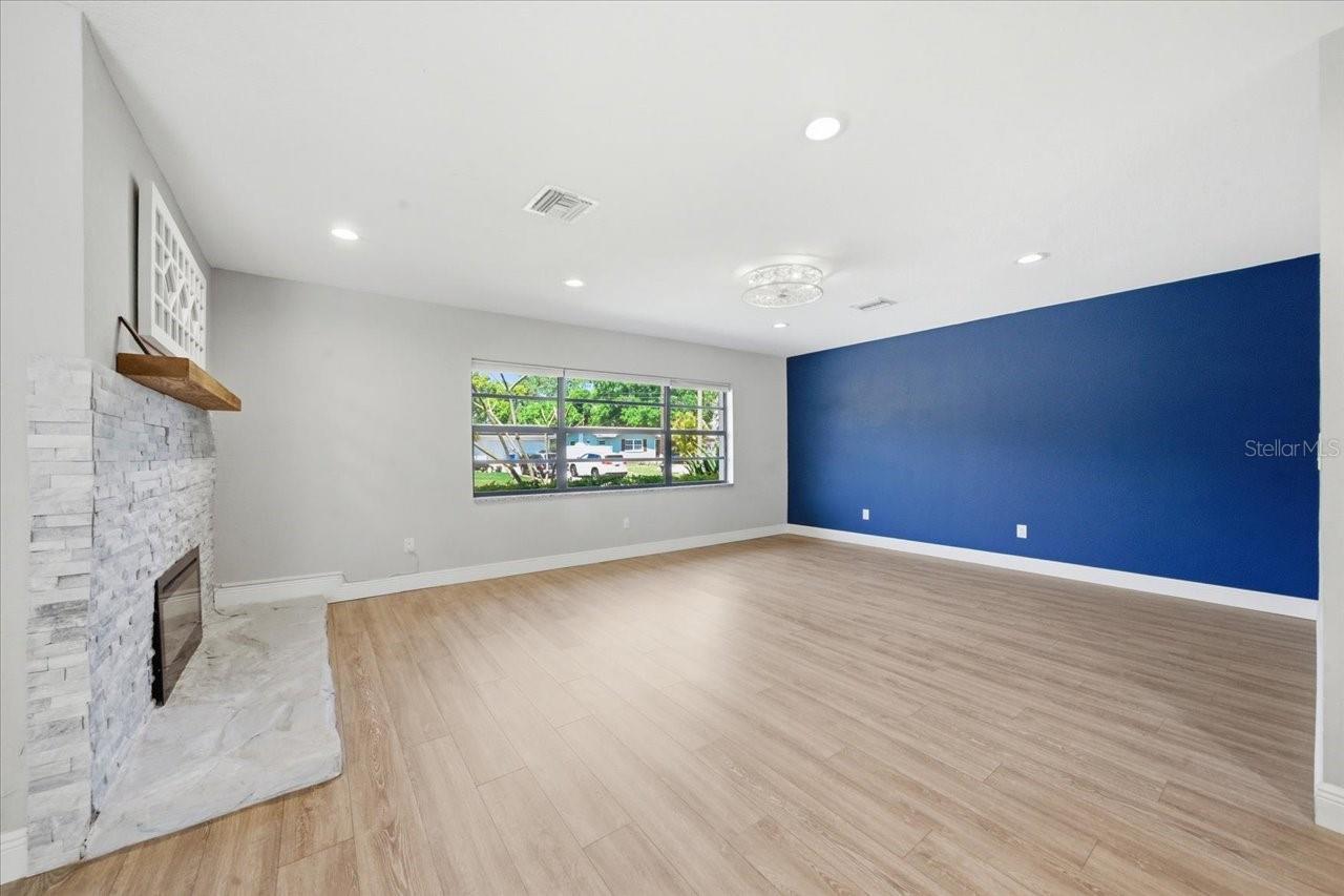 Image 9 of 71 For 1023 Idlewild Drive N