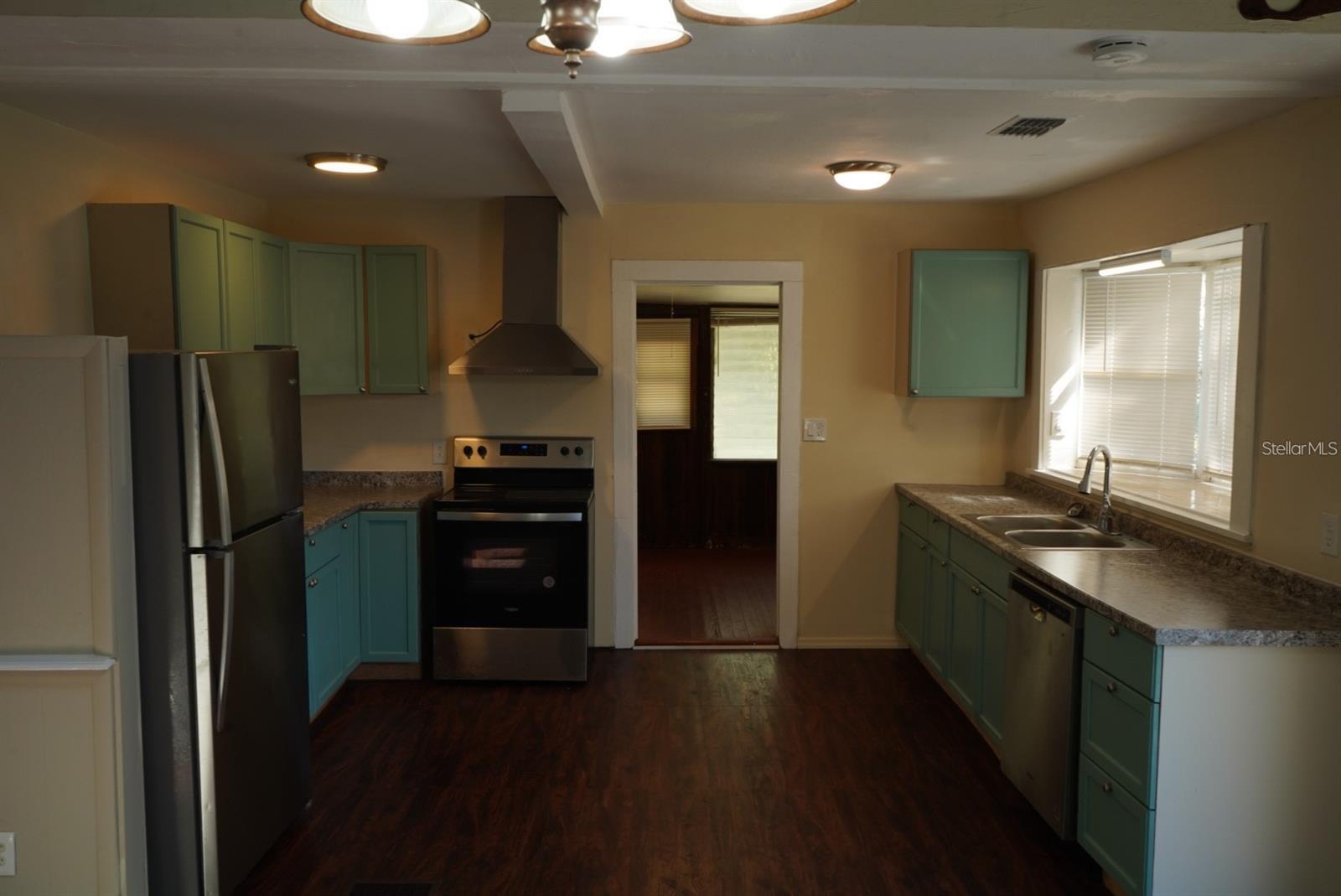 Image 6 of 18 For 2107 8th Road