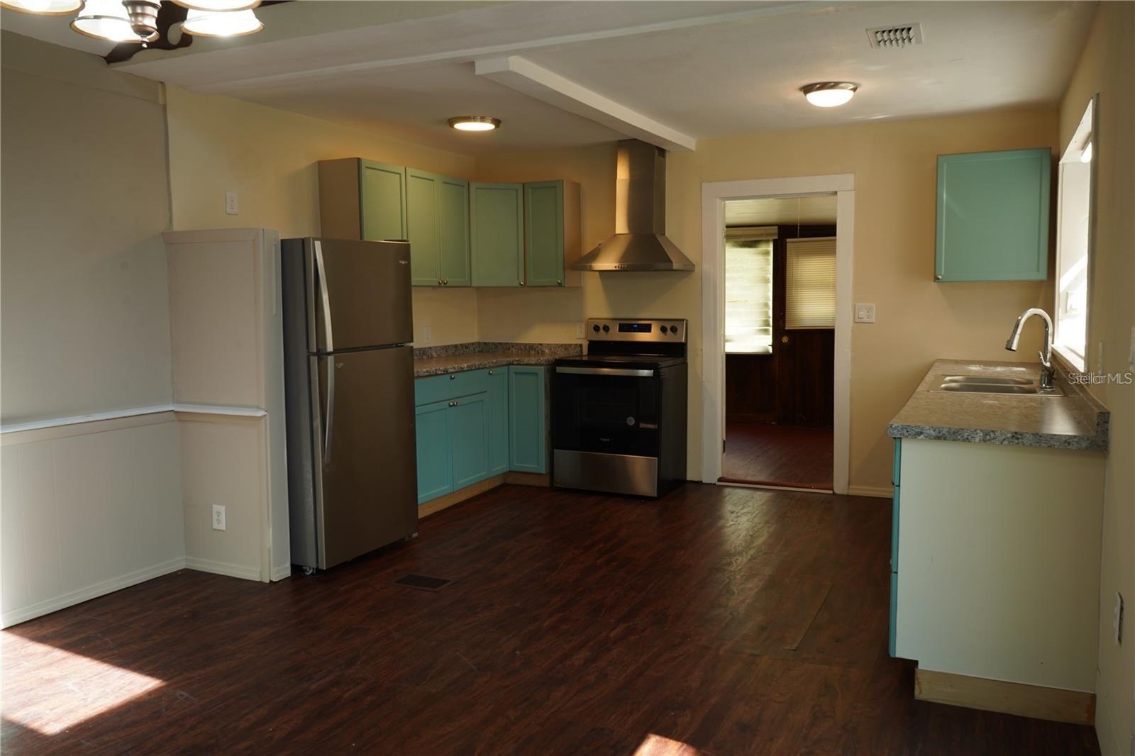 Image 7 of 18 For 2107 8th Road