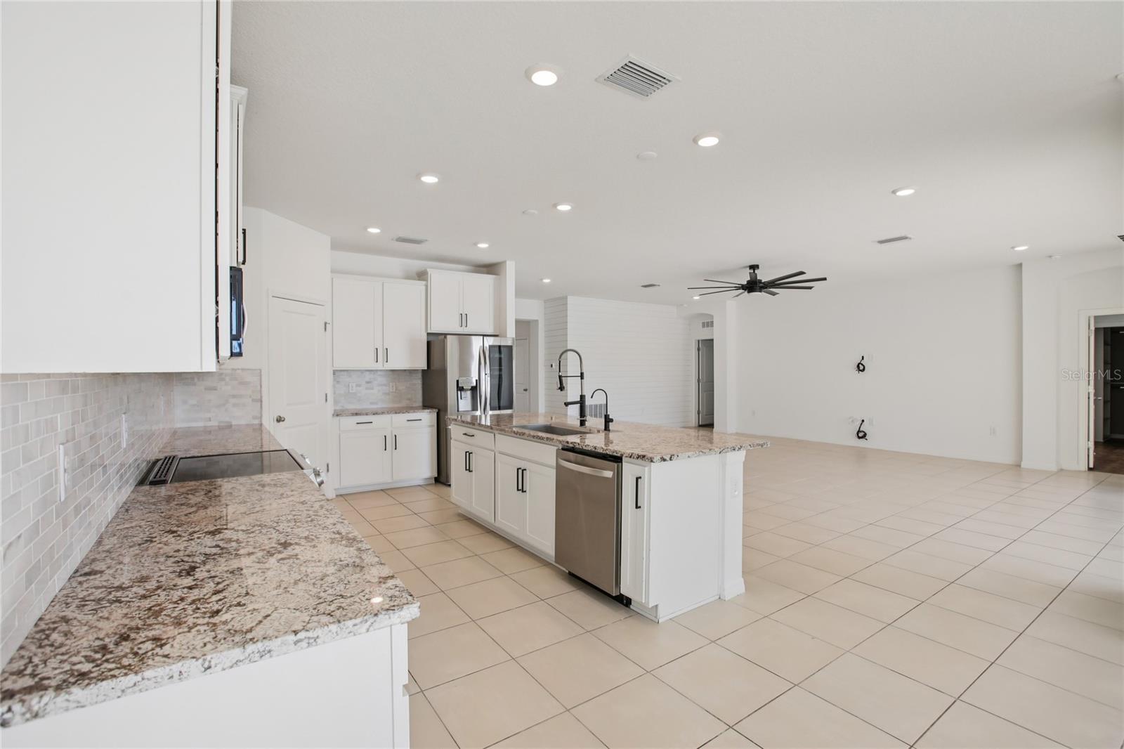 Image 13 of 58 For 10747 Laxer Cay Loop