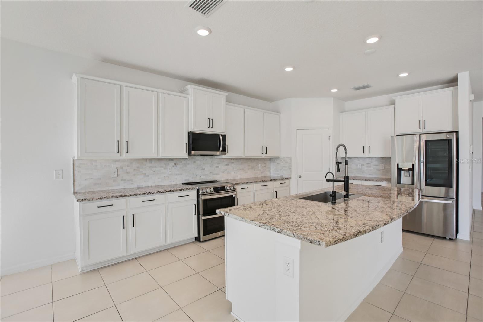 Image 15 of 58 For 10747 Laxer Cay Loop