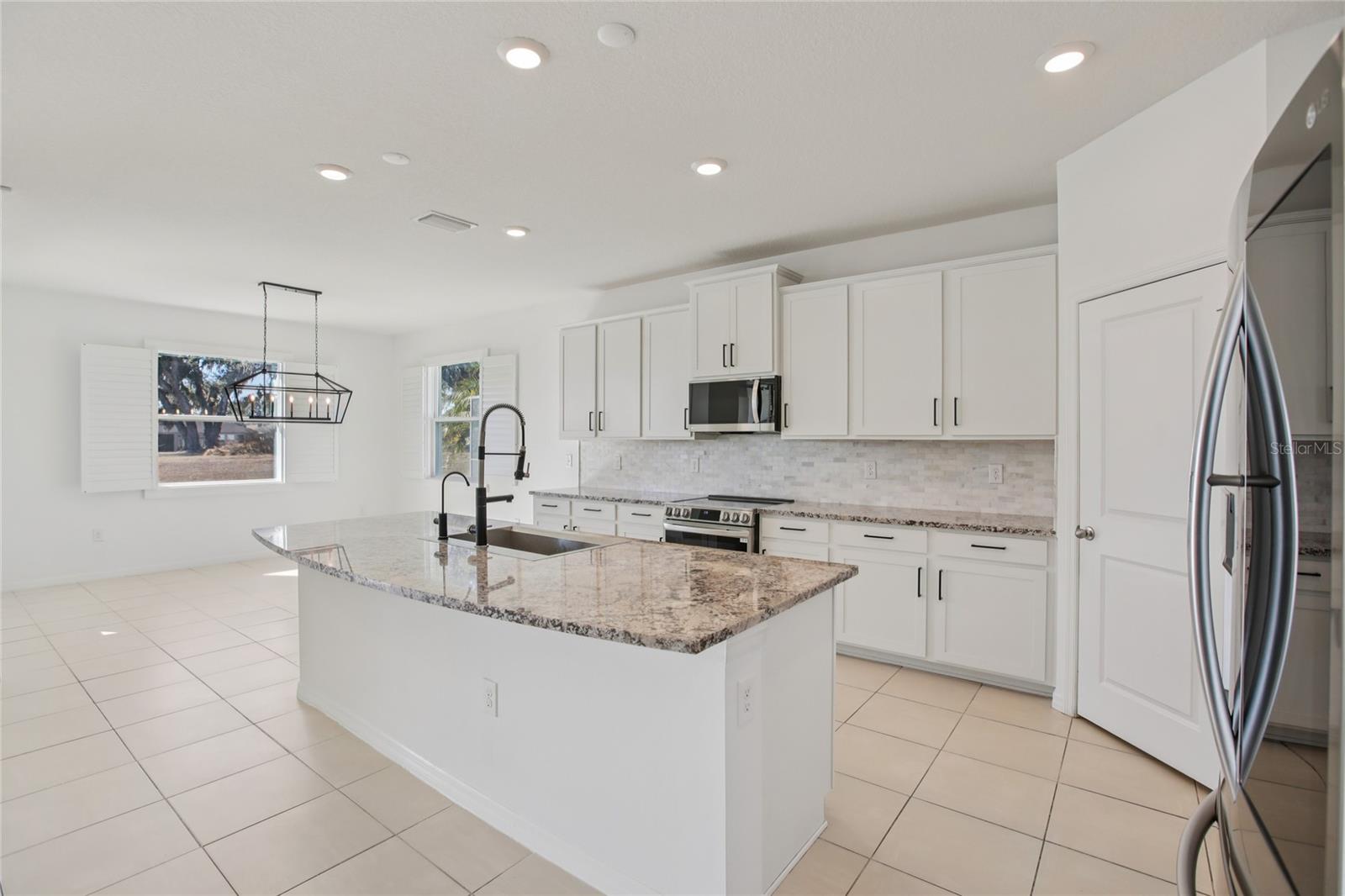 Image 17 of 58 For 10747 Laxer Cay Loop